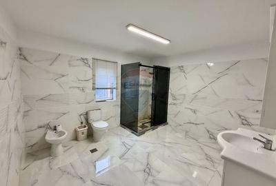 Casa / Vila cu 8 camere - 5
