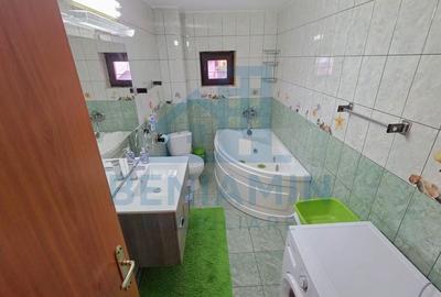 Apartament cu 3 camere semidecomandat în Central - 6