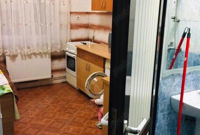 Garsonieră decomandată în UMT - 4
