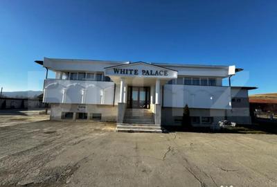 Spațiu comercial, de 1,100 mp, în Nord - 17