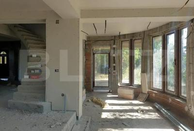 Casă cu 7 camere cu Teren 1000 Mp în Central - 10
