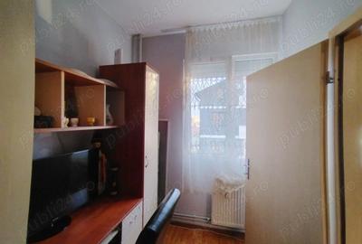 Inchiriez Apartament Arad, 2 camere, zona UTA - 2