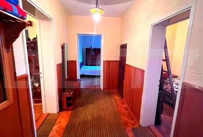 Casă cu 5 camere cu Teren 250 Mp în Central - 8