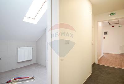 Casă cu 7 camere cu Teren 1400 Mp în Stupini - 22