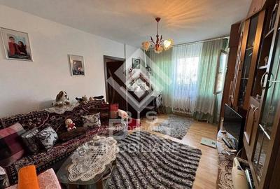 Apartament 3 camere, etaj 3 - zona Decebal - 2