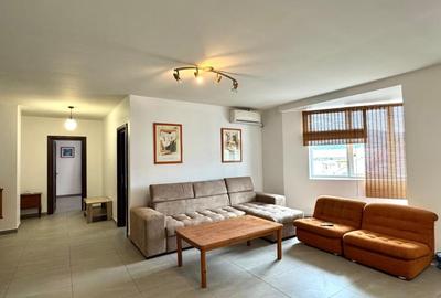 Inchiriere apartamnt cu 3 camere spatioase - zona centrala + loc de parcare