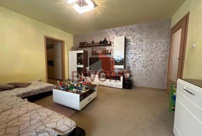 Apartament cu 3 camere, mobilat în Girocului