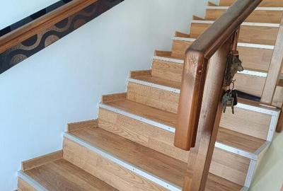 Casă cu 5 camere cu Teren 500 Mp în Unirea - 2