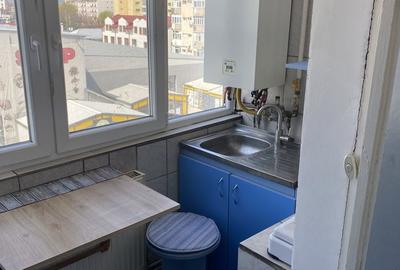 Apartament cu 2 camere decomandat în Micro 6 - 6