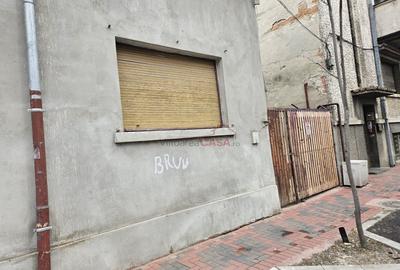 Casă individuală cu 4 camere cu Canalizare în Decebal - 12