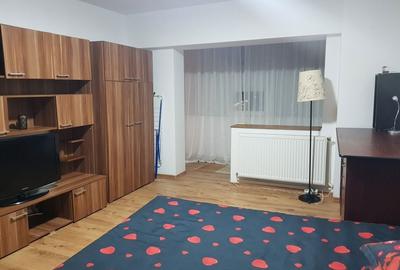 Garsonieră decomandată în Central - 1