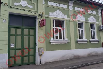 Spațiu comercial, de 69 mp, în Central - 18