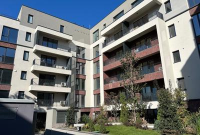 Apartament cu 5 camere semidecomandat în Floreasca
