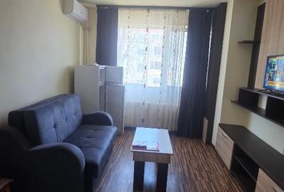 Garsonieră semidecomandată în Far