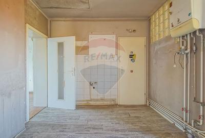 Apartament cu 2 camere decomandat în 13 Decembrie - 23