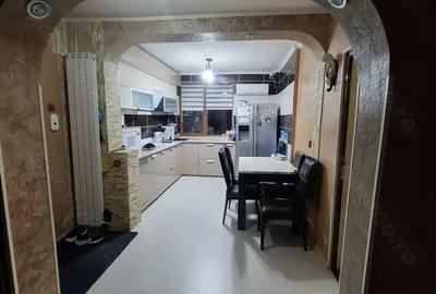 Apartament cu 3 camere decomandat în Micro 17 - 5