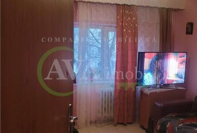 Apartament cu 3 camere semidecomandat în Central - 3