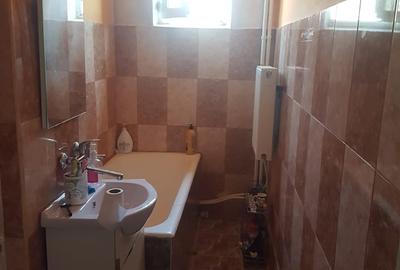 Apartament doua camere, nedecomandat, etaj trei, CT, termopan, balcon, geam baie - 8