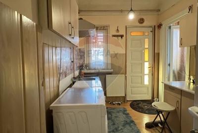 Casă cu 3 camere cu Teren 128.88000488281 Mp în 1 Mai - 6