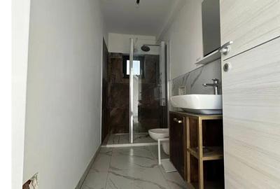 Casă cu 3 camere cu Canalizare în Central - 1