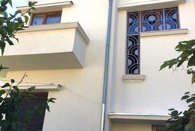 Casă individuală cu 7 camere cu Canalizare în Dorobanți - 3