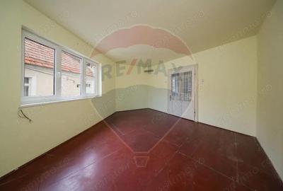 Corp de casa cu 2 studiouri independente, ideal pentru regim hotelier - 8