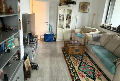 Apartament cu 3 camere decomandat în Tractorul - 5