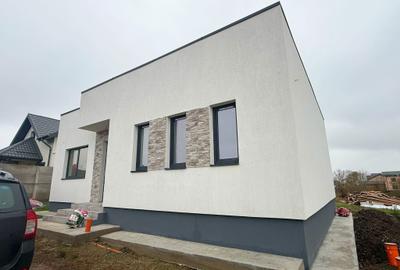 Casa moderna / 4 Camere / 2 Bai / Teren 353 mp - 2