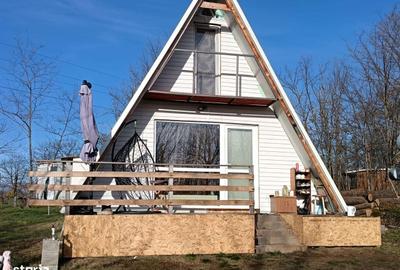 Casă cu 2 camere cu Teren 1000 Mp în Rociu - 1