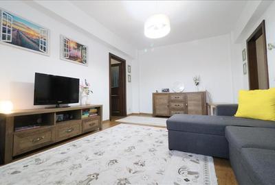 Apartament cu 4 camere semidecomandat în Tătărași