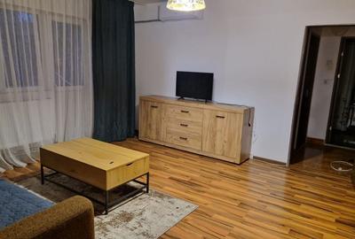 Apartament cu 3 camere semidecomandat în Brazda lui Novac - 1