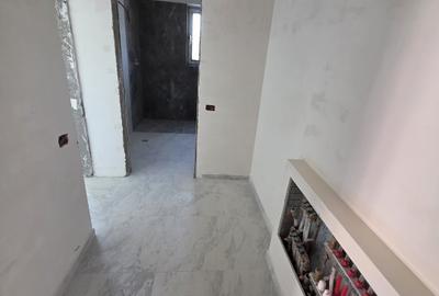 Apartament cu 2 camere decomandat în Baza 3 - 10