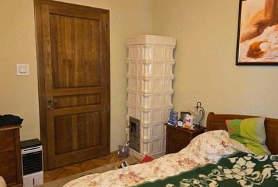 Vand apartament 4 camere dec. in Deva, ultracentrala (la 2 minute de Primarie), etaj 1, mobilat - 2