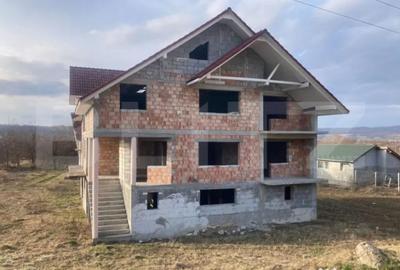Casă cu 7 camere cu Teren 1106 Mp în Dej - 4
