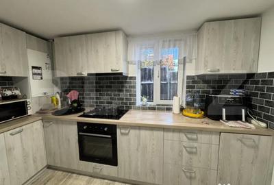 Casă cu 6 camere cu Teren 2500 Mp în Central