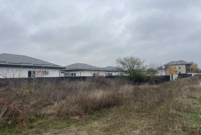 Teren de 775 mp, în Domnești