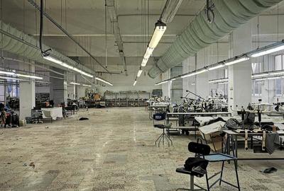 Spațiu comercial, de 5,000 mp, în Central - 12