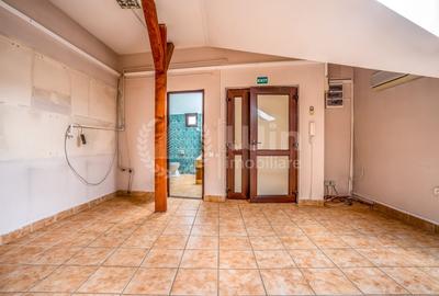 Casă individuală cu 12 camere cu Canalizare în Central - 11