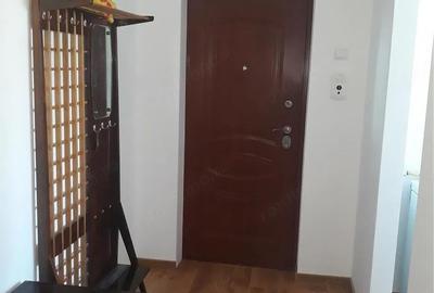 Garsonieră decomandată în Tei