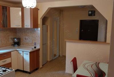 Apartament cu 3 camere decomandat în Semicentral