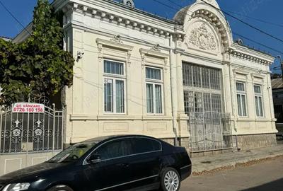 Casă cu 4 camere în Central - 4