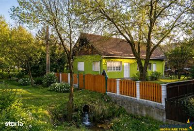 Casă cu 2 camere cu Teren 656 Mp în Brețcu