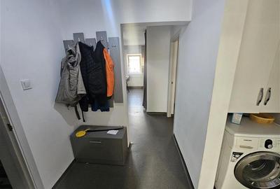Apartament cu 3 camere decomandat în Micro IV - 21
