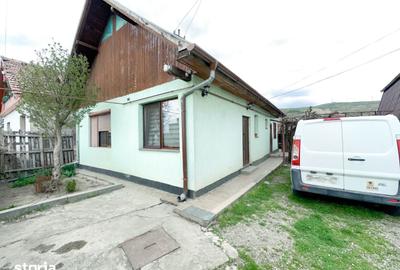Casă cu 3 camere cu Teren 1176 Mp în Central - 1