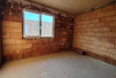 Duplex cu 3 camere cu Canalizare în Moșnița Nouă - 4