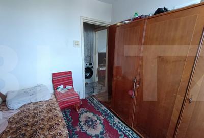 Apartament cu 3 camere semidecomandat în Apusului