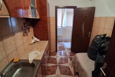 CANTA PROFI 2 CAMERE DECOMANDAT PARTER 48 MP BLOC 1980  COD 160529 - 4