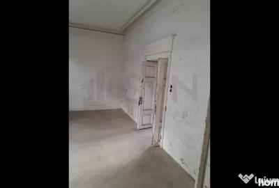 Casă cu 7 camere cu Teren 566 Mp în Unirii