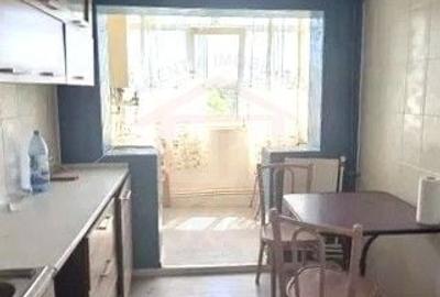 Apartament cu 3 camere decomandat în Micro 16