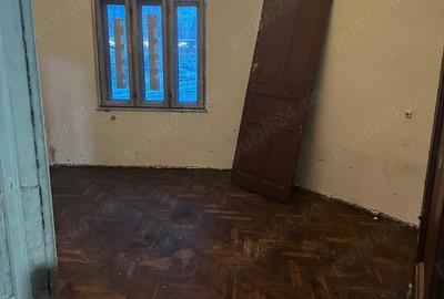 Apartament cu 3 camere decomandat în Gara de Nord